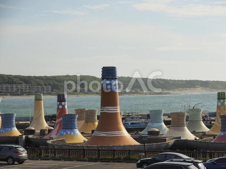 台湾富基漁港市場のカラフルな換気塔