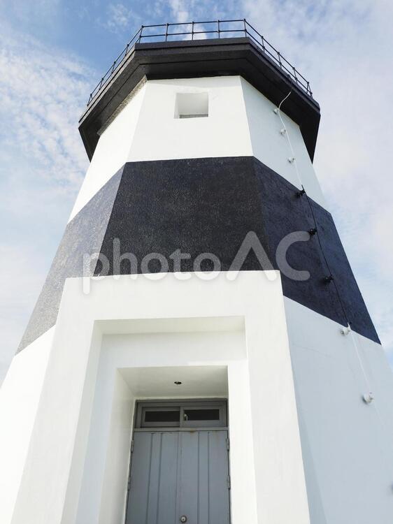 台湾最北端「富貴角灯塔」の真下