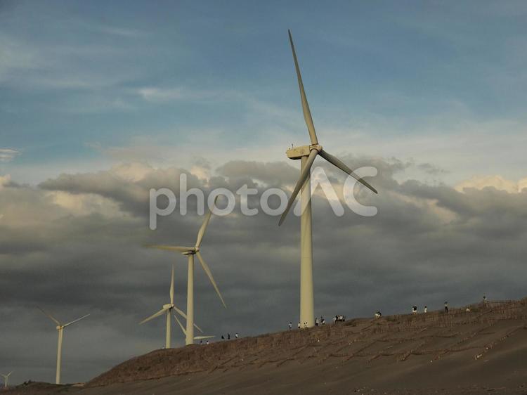 台湾桃園の觀音草漯沙丘にある風力発電の風車