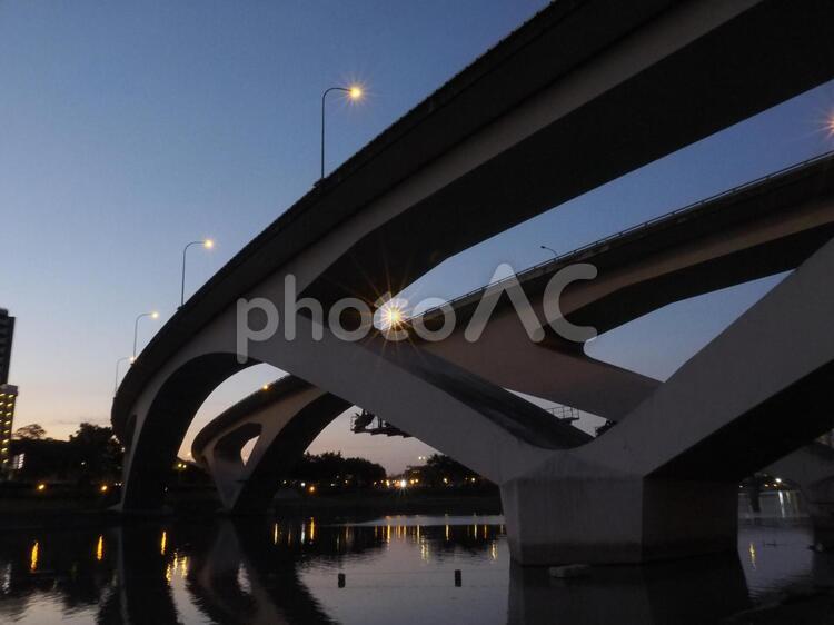台湾碧潭の夜撮影した橋