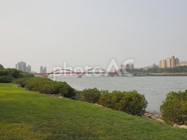 淡水と八里を結ぶ淡水河の關渡大橋