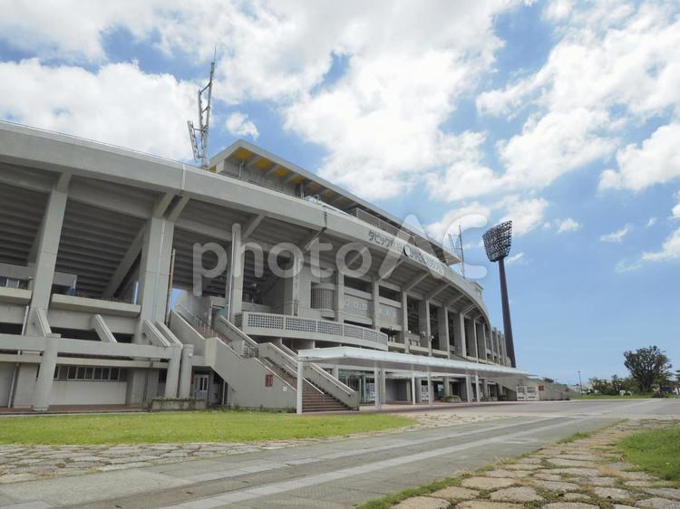 沖縄県総合運動公園_タピック県総ひやごんスタジアム（沖縄県沖縄市比屋根）
