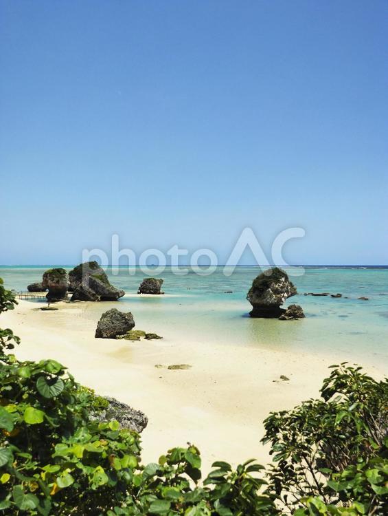 新原ビーチ（沖縄県南城市玉城百名）