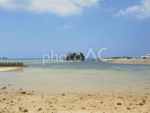 ヒ―トゥー島(沖縄県恩納村仲泊)
