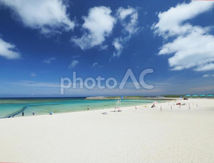 トロピカルビーチ_白い砂浜（沖縄県宜野湾市真志喜）