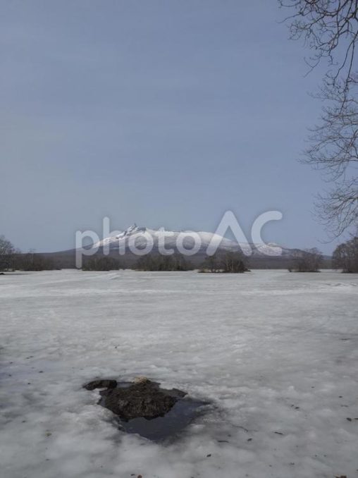 駒ヶ岳、大沼国定公園と冬の青空（北海道）