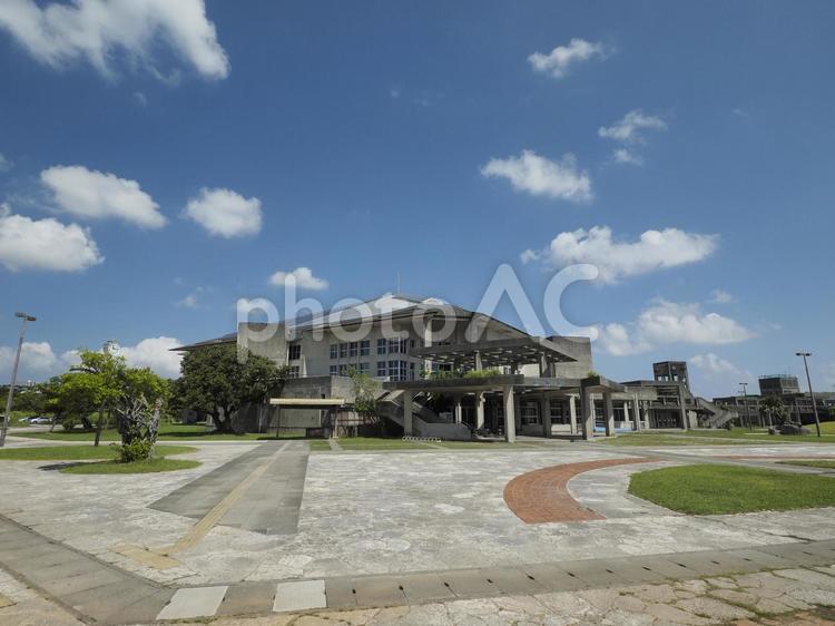 沖縄県総合運動公園サブアリーナ（沖縄県沖縄市比屋根）