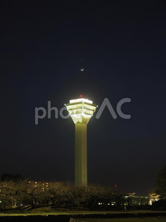 夜の五稜郭タワー（北海道函館市）