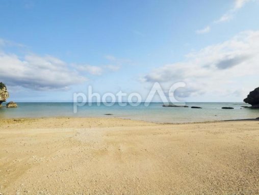 新原ビーチ（沖縄県南城市玉城百名）