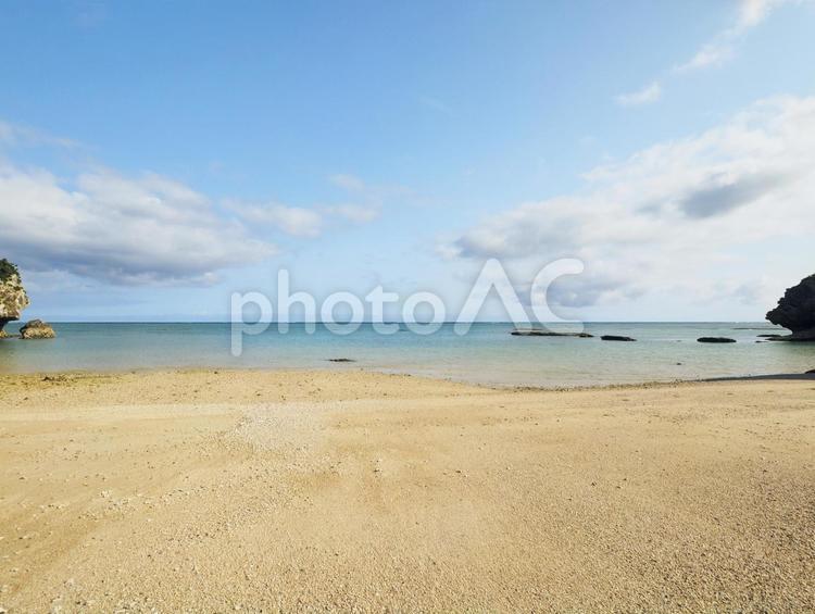 新原ビーチ（沖縄県南城市玉城百名）