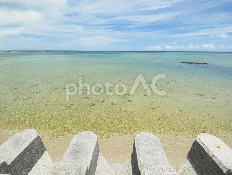 堤防上_津覇ビーチ（沖縄県中頭郡中城村）