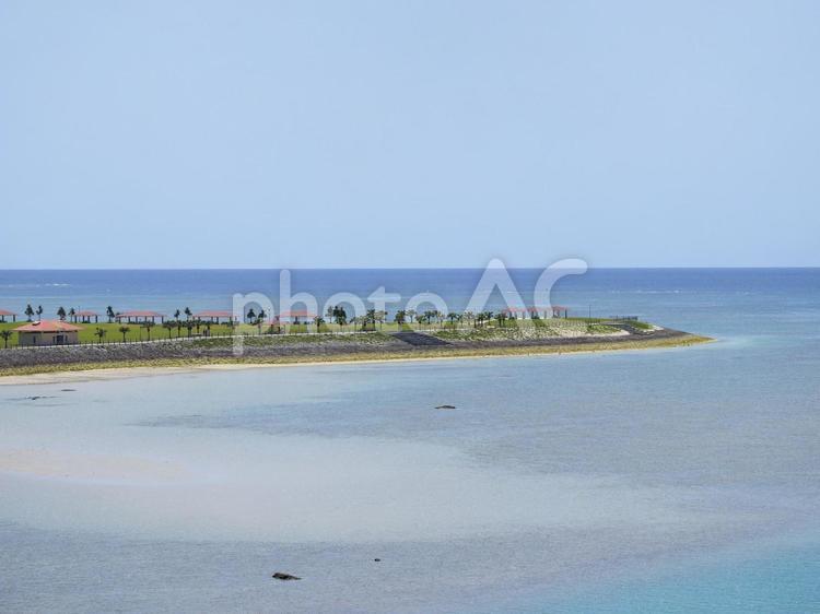 豊見城道路から見た豊崎海浜公園（沖縄県豊見城市豊崎）