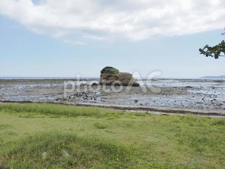 沖縄県総合運動公園前のビーチ（沖縄県沖縄市比屋根）