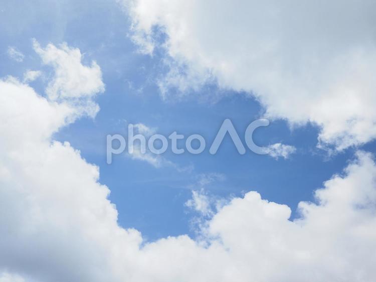 雲の切れ間_西原きらきらビーチ（沖縄県中頭郡西原町）