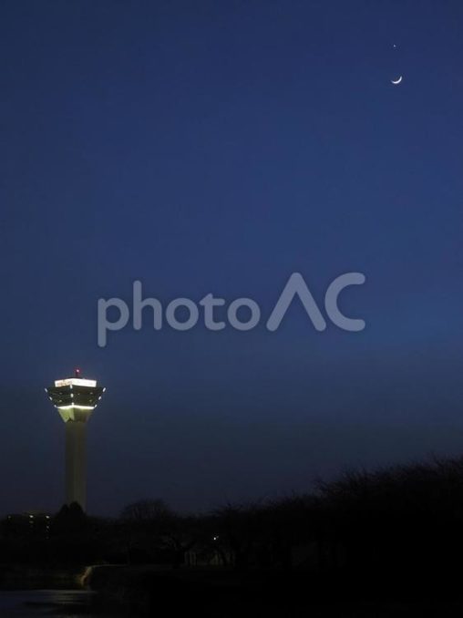 夜の五稜郭タワー（北海道函館市）