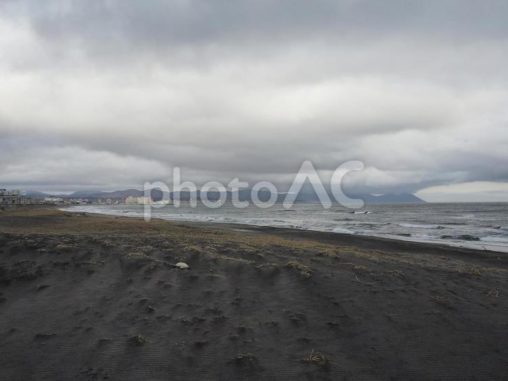 大森浜と陰鬱な空（北海道函館市）