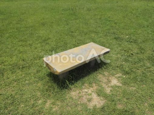 公園のベンチ（沖縄県浦添市、浦添城跡、前田高地）