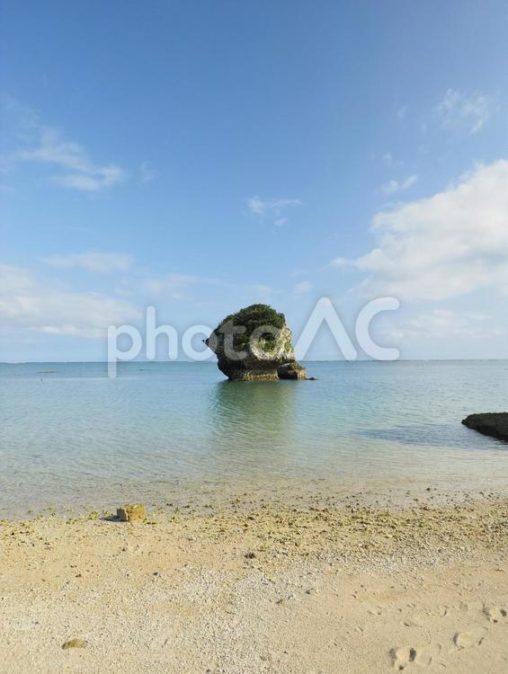新原ビーチ（沖縄県南城市玉城百名）