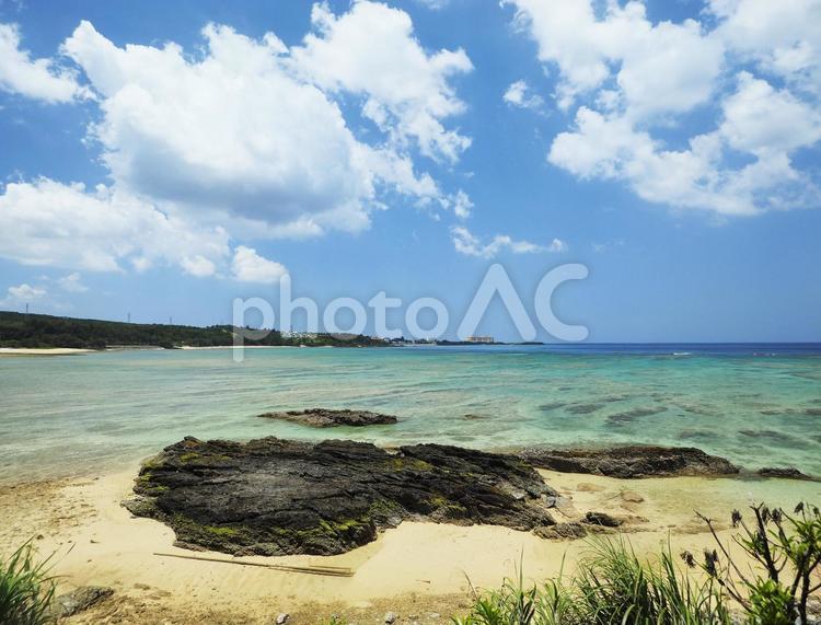 恩納村の海(沖縄県恩納村安富祖)