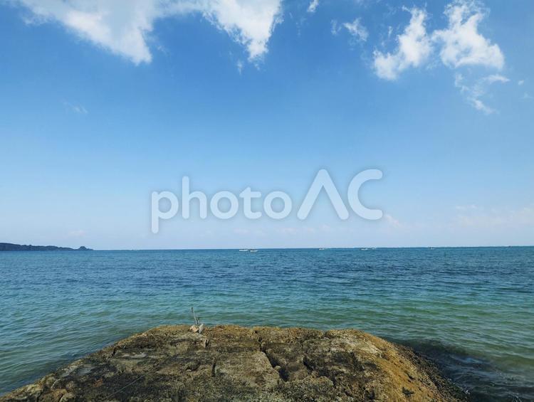 沖縄の海_仲泊海岸(沖縄県恩納村仲泊)