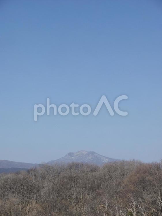 三森山と青空（北海道函館市）