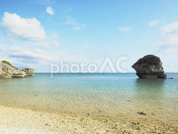 新原ビーチ（沖縄県南城市玉城百名）