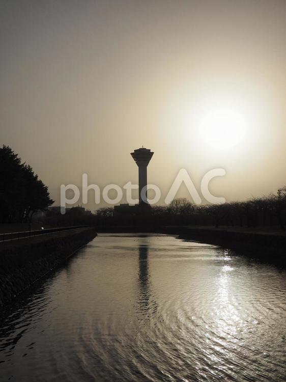 夕暮れの五稜郭タワー（北海道函館市）