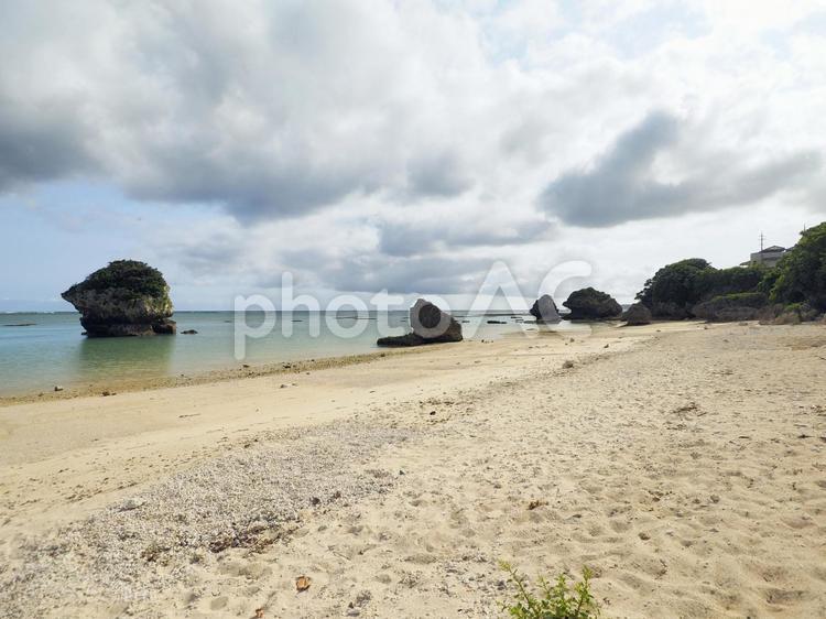 新原ビーチ（沖縄県南城市玉城百名）
