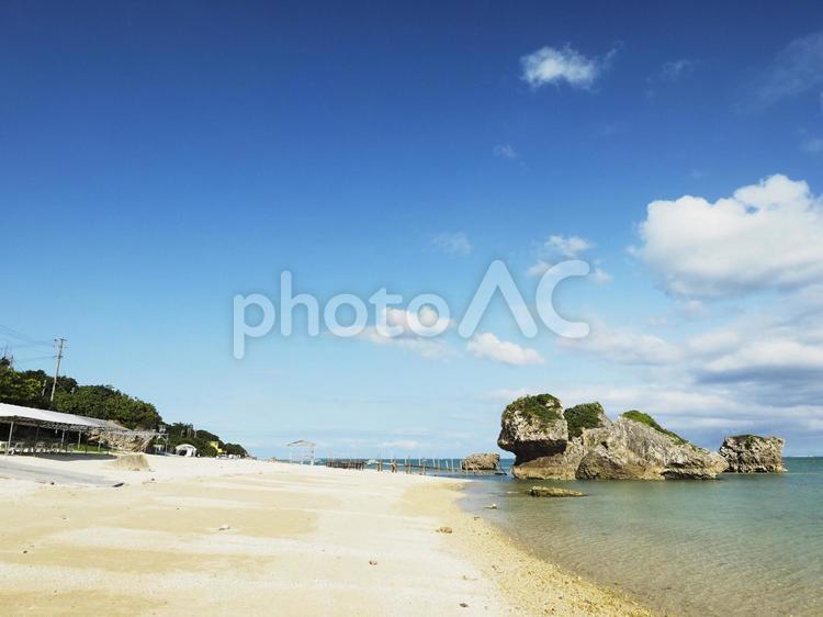 新原ビーチ（沖縄県南城市玉城百名）