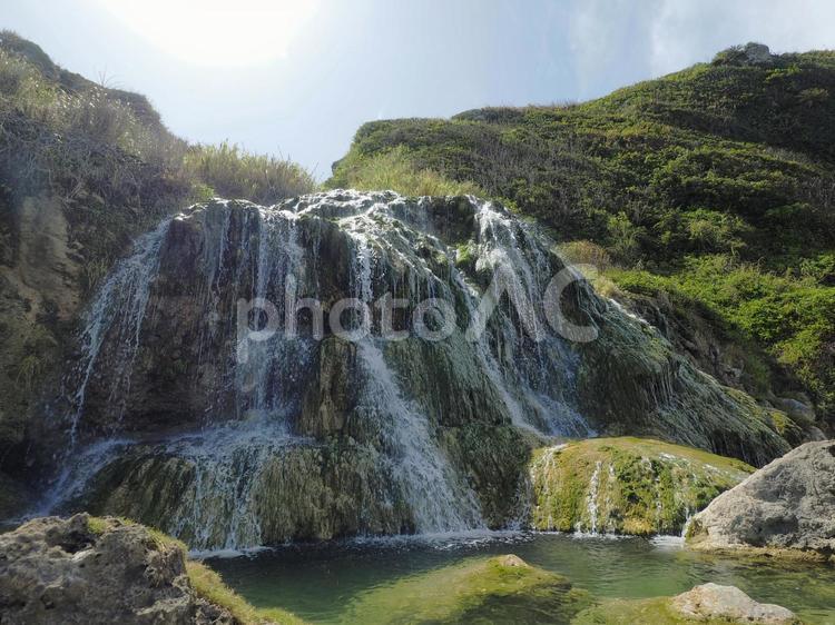 慶座絶壁の滝_慶座絶壁（ギーザバンタ）(沖縄県八重瀬町)