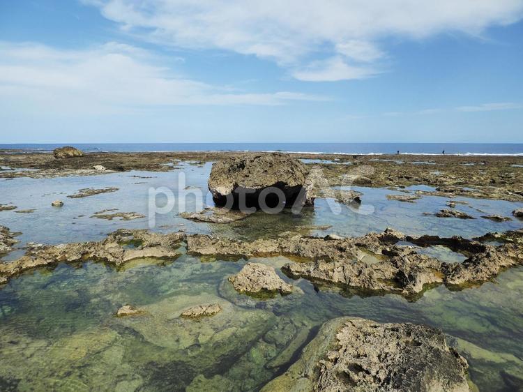 慶座絶壁（ギーザバンタ）(沖縄県八重瀬町)