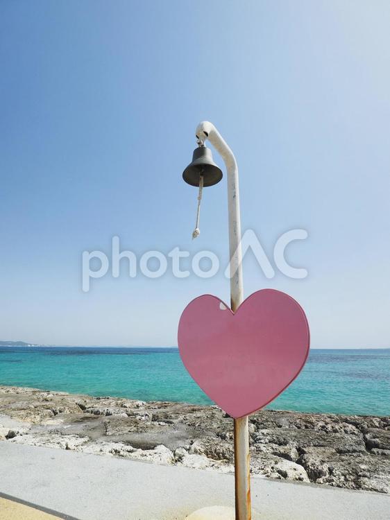 太陽の鐘（てぃーだのかね）あざまサンサンビーチ(沖縄県南城市知念安座間)