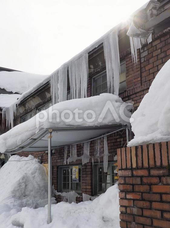 レンガ倉庫のつらら（北海道小樽市）