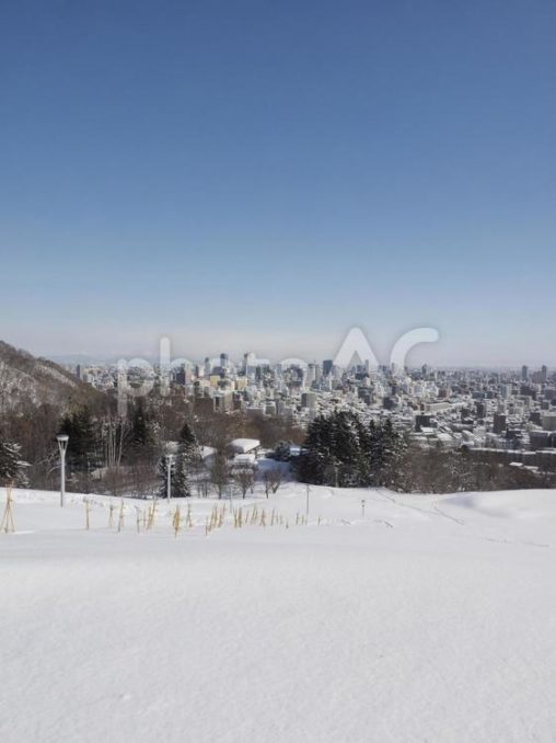 冬の札幌市の遠景（旭山記念公園）