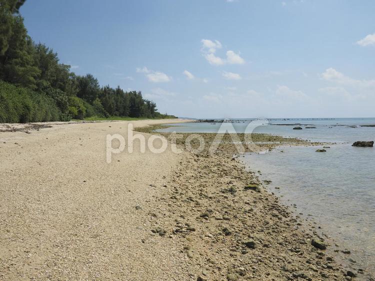 勝連南風原ビーチ（沖縄県うるま市勝連南風原）