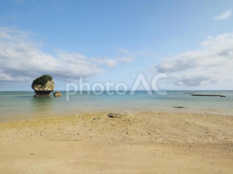 新原ビーチ（沖縄県南城市玉城百名）