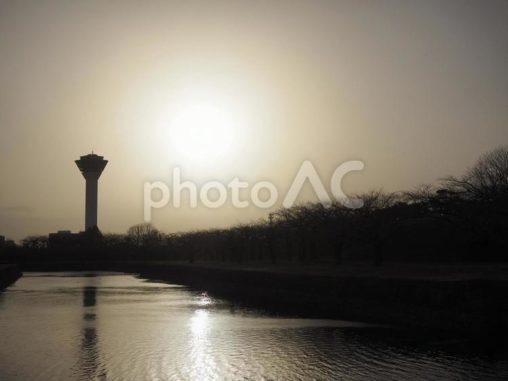 夕暮れの五稜郭タワー（北海道函館市）