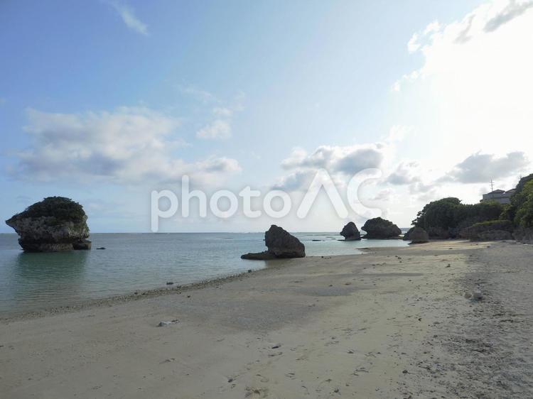 新原ビーチ（沖縄県南城市玉城百名）