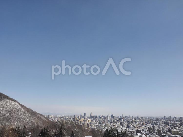 冬の札幌市の遠景（旭山記念公園）