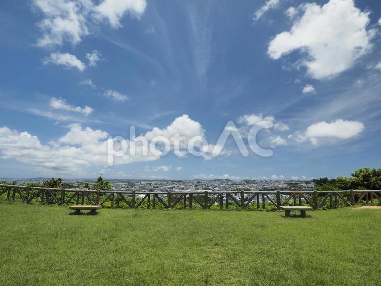 前田高地（ハクソーリッジ）からの景色、中城方面（沖縄県浦添市）