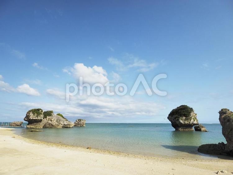 新原ビーチ（沖縄県南城市玉城百名）