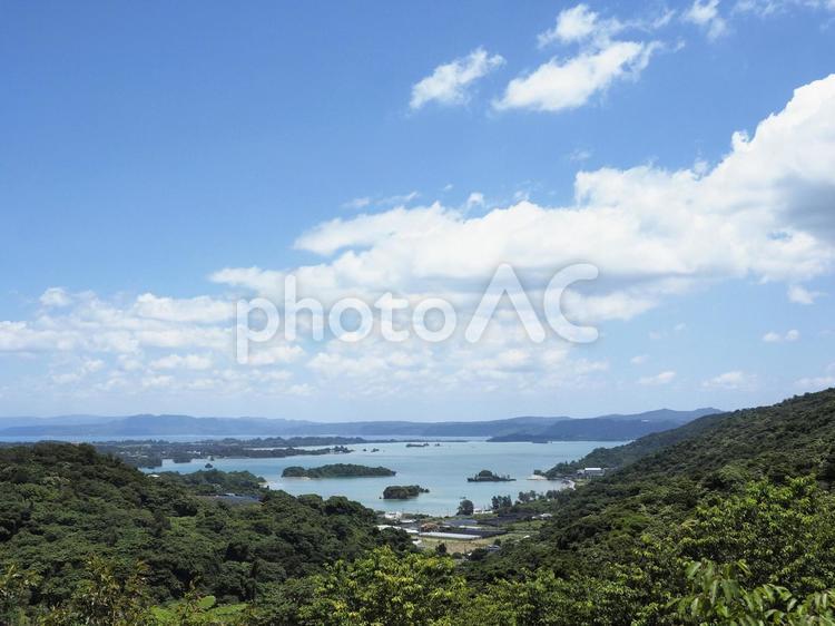 羽地内海の遠景（沖縄県名護市）