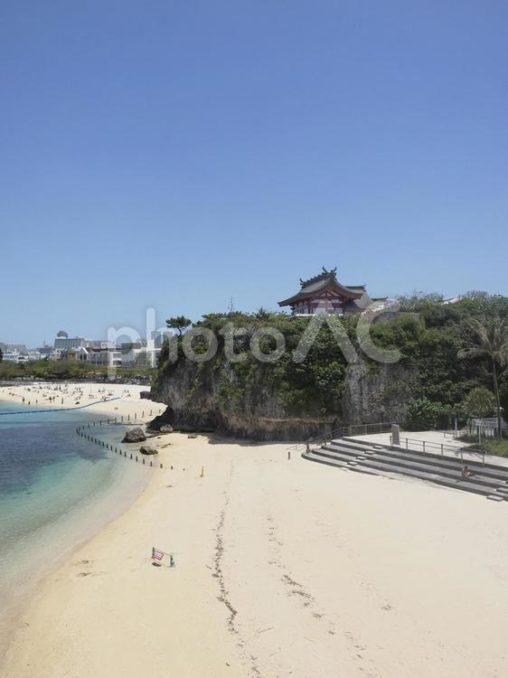 波之上宮とビーチ（沖縄県那覇市）
