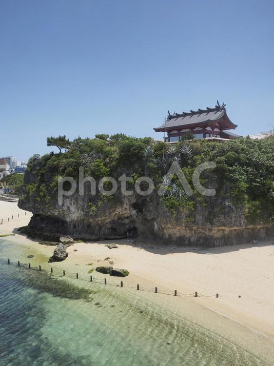 波之上宮とビーチ（沖縄県那覇市）