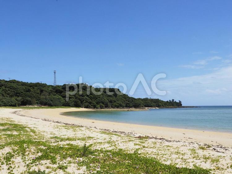 漢那ビーチ、青い海と空（沖縄県宜野座村）