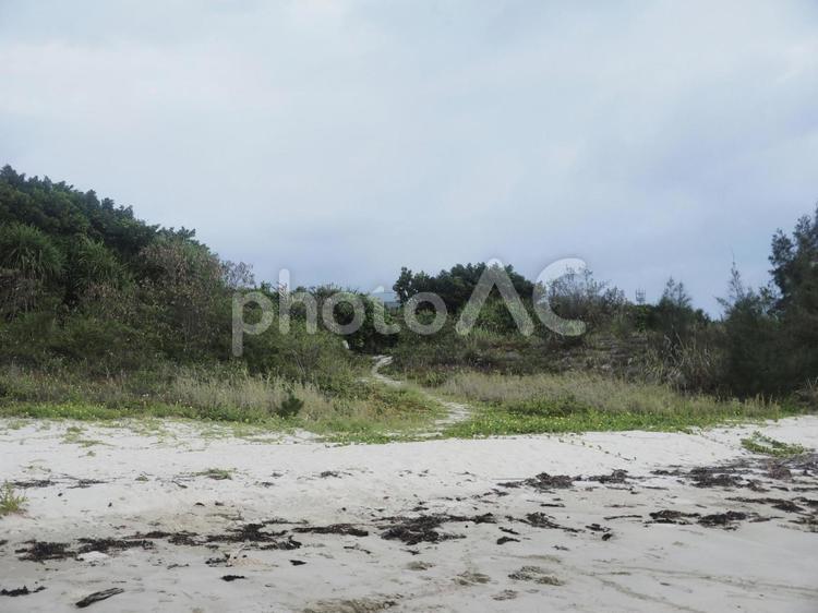 日暮れの屋嘉ビーチ（沖縄県金武町）