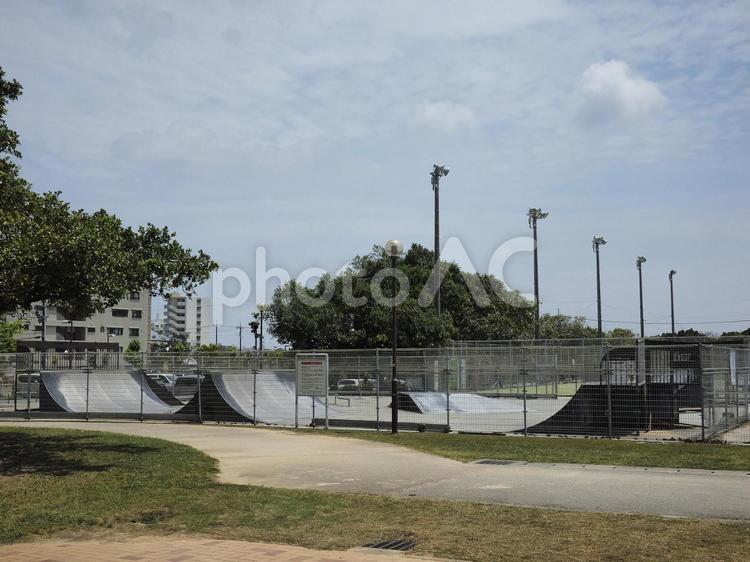 公園のスケートパーク