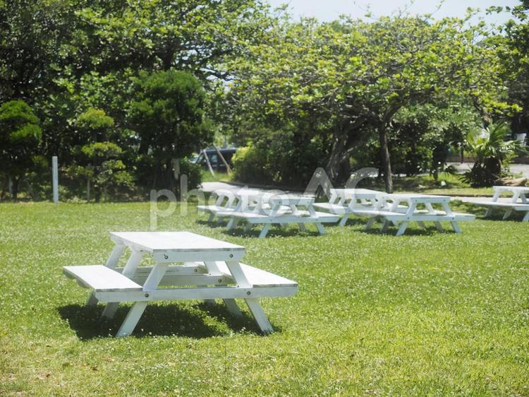 公園のテーブル（那覇、波之上ビーチ広場）