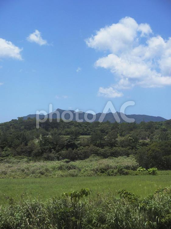 八重岳などの山々（沖縄県今帰仁村）