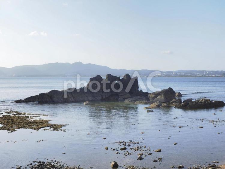 海岸の岩（沖縄県名護市）
